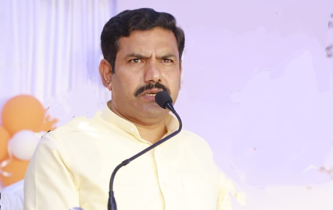 ವಿಜಯೇಂದ್ರ ವಿರುದ್ದವೇ ಇಡಿ ಕೇಸ್ ಇದೆ; ಭ್ರಷ್ಟಾಚಾರ ಪ್ರಕರಣಗಳಿವೆ, ರಾಜೀನಾಮೆ ಕೊಡ್ತಾರ ಎಂದ ಕೈ ನಾಯಕರು