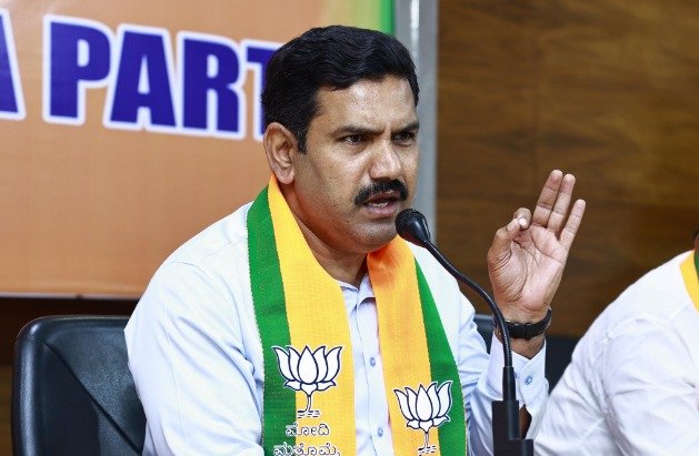ಮತ್ತೆ ಜಾತಿ ಗಣತಿ: ಈಗಾಗಲೇ ಖರ್ಚು ಮಾಡಿರುವ 160 ಕೋಟಿ ರೂ ವ್ಯರ್ಥ? ವಿಜಯೇಂದ್ರ ಪ್ರಶ್ನೆ