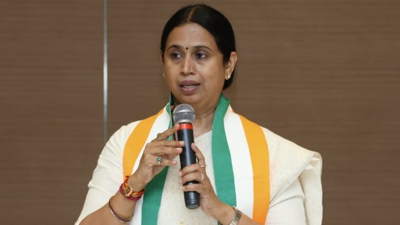 ಲಕ್ಷ್ಮಿ ಹೆಬ್ಬಾಳ್ಕರ್ ಪ್ರಯಾಣಿಸುತ್ತಿದ್ದ ಕಾರು ಅಪಘಾತ; ಸಚಿವೆ ಮತ್ತು ಸಹೋದರ ಆಸ್ಪತ್ರೆಗೆ ದಾಖಲು