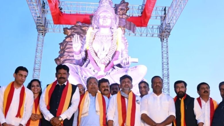 ವಿಧಾನಸೌಧದ ಆವರಣದಲ್ಲಿ  ಭುವನೇಶ್ವರಿ ಕಂಚಿನ ಪ್ರತಿಮೆ ಅನಾವರಣ