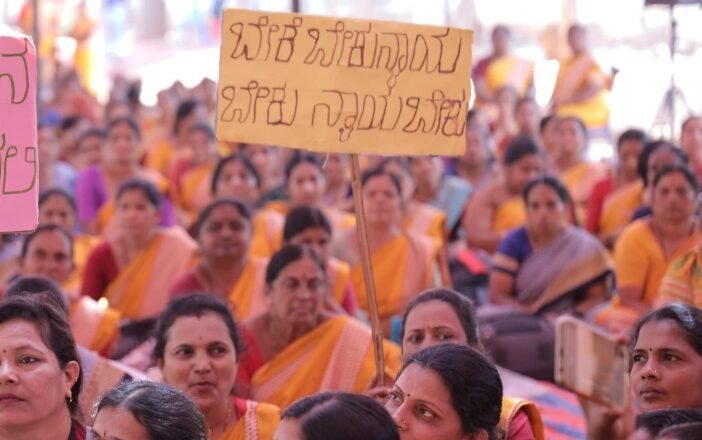 ಪ್ರಣಾಳಿಕೆಯಲ್ಲಿ ಹೇಳಿದಂತೆ ಅಂಗನವಾಡಿ ಕಾರ್ಯಕರ್ತೆಯರಿಗೆ ಗೌರವಧನ ಹೆಚ್ಚಿಸಿ: ಅಶೋಕ ಆಗ್ರಹ