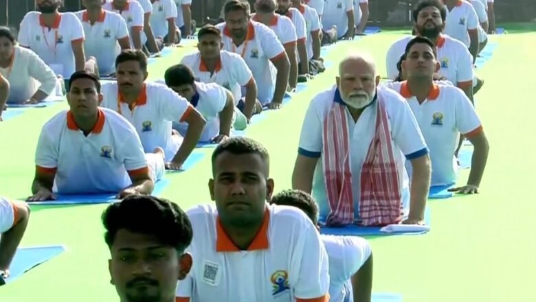 ‘ಒಂದು ಭೂಮಿ, ಒಂದು ಆರೋಗ್ಯ’: ವಿಶಾಖಪಟ್ಟಣದಲ್ಲಿ ಯೋಗ ಮಹಾಸಂಭ್ರಮ