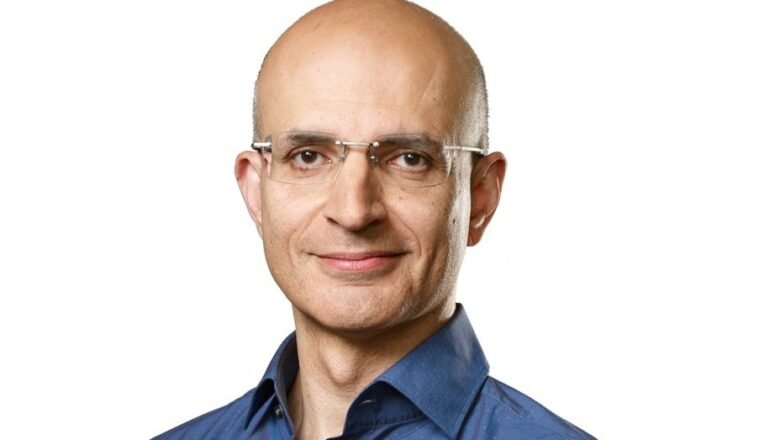 ಭಾರತ ಮೂಲದ ಸಬಿಹ್ ಖಾನ್ ‘ಆಪಲ್’ ಸಂಸ್ಥೆಯ ಸಿಒಒ