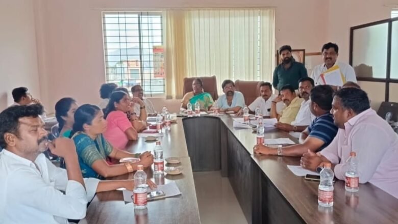 ಹನೂರು: ಕುಡಿಯುವ ನೀರು ಹಾಗೂ ರಸ್ತೆ ಅಭಿವೃದ್ಧಿ ಕಾಮಗಾರಿಗಳಿಗೆ ಅಗತ್ಯ ಕ್ರಮ