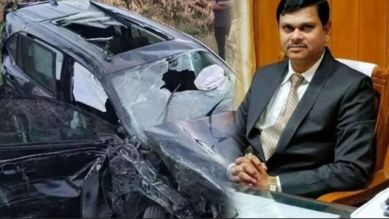 ಭೀಕರ ಅಪಘಾತ; ಹಿರಿಯ ಐಎಎಸ್ ಅಧಿಕಾರಿ ಸಹಿತ ಮೂವರು ದುರ್ಮರಣ