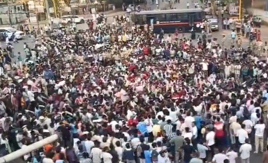 ಧಾರವಾಡದಲ್ಲಿ ಉದ್ಯೋಗಾಕಾಂಕ್ಷಿಗಳ ಉಗ್ರ ಪ್ರತಿಭಟನೆ; ಖಾಲಿ ಹುದ್ದೆಗಳ ಭರ್ತಿಗೆ ಒತ್ತಾಯ