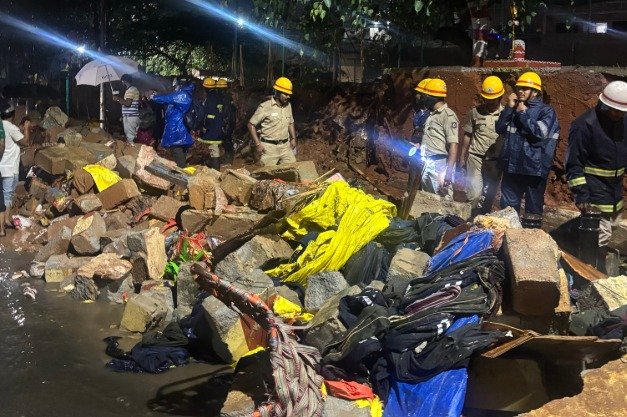 ಬೌರಿಂಗ್ ಆಸ್ಪತ್ರೆ ಆವರಣ ಕುಸಿತ: ಲೋಕಾಯುಕ್ತರಿಂದ ಸ್ವಯಂಪ್ರೇರಿತ ದೂರು, ಅಧಿಕಾರಿಗಳಿಗೆ ಸಂಕಷ್ಟ