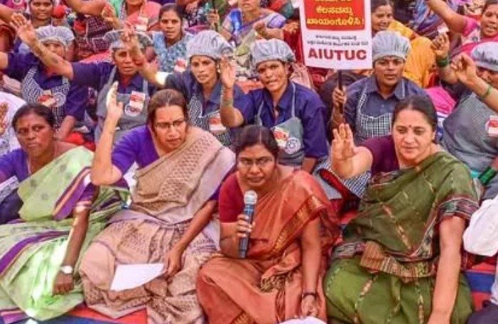 ‘ಕೆಪಿಎಸ್ – ಮ್ಯಾಗ್ನೆಟ್ ಶಾಲಾ ಯೋಜನೆ ರದ್ದು ಪಡಿಸಿ’, ಅಕ್ಷರ ದಾಸೋಹ ಕಾರ್ಮಿಕರ ಸಂಘದಿಂದ ರಾಜ್ಯಮಟ್ಟದ ಹೋರಾಟ