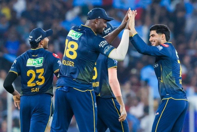 RCBಗೆ ಗುಜರಾತ್ ಟೈಟಾನ್ಸ್ ಶಾಕ್ – 25 ಎಸೆತ ಬಾಕಿ ಇರುವಾಗಲೇ ಜಿಟಿ ಭರ್ಜರಿ ಗೆಲುವು