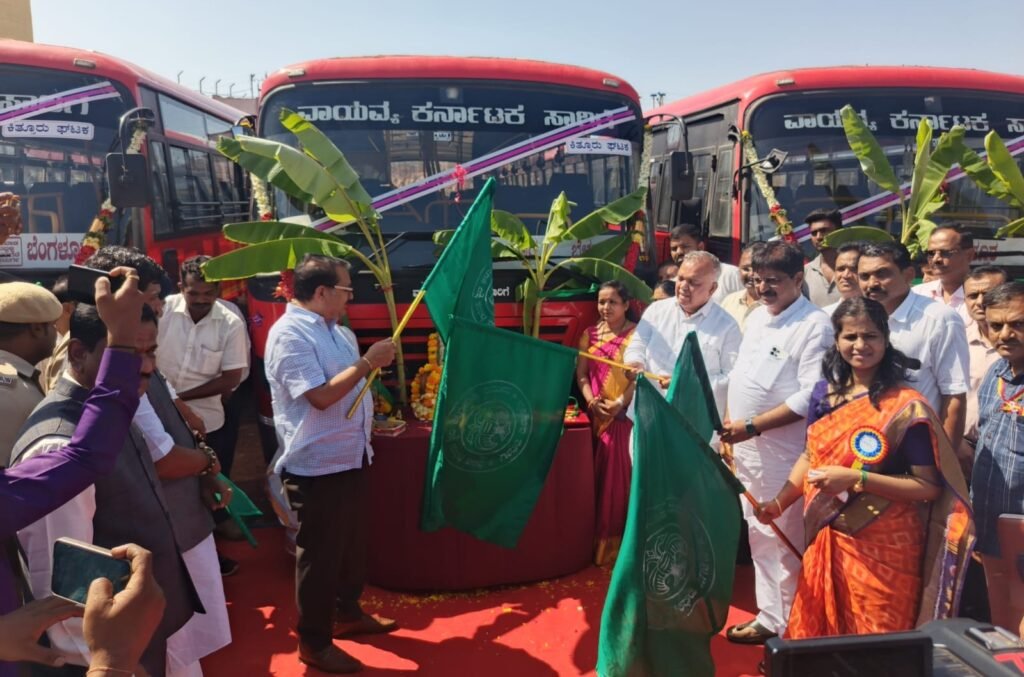 ಕಿತ್ತೂರಿನಲ್ಲಿ ನೂತನ ಬಸ್ ಘಟಕ; ಚೆನ್ನಮ್ಮನ ನಾಡಿನ ಜನತೆಗೆ ವಾಯುವ್ಯ ಸಾರಿಗೆಯಿಂದ ಮತ್ತಷ್ಟು ಸೌಲಭ್ಯ