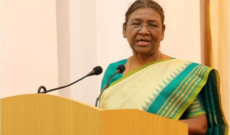 ರಾಷ್ಟ್ರ ನಿರ್ಮಾಣಕ್ಕೆ ಶಿಕ್ಷಣ, ತಂತ್ರಜ್ಞಾನ ಬಳಸಿಕೊಳ್ಳಿ: ಬುಡಕಟ್ಟು ಯುವಕರಿಗೆ ರಾಷ್ಟ್ರಪತಿ ದ್ರೌಪದಿ ಮುರ್ಮು ಕರೆ