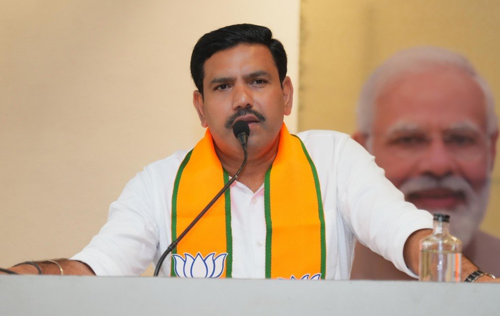 ಸರ್ಕಾರದ ಆದ್ಯತೆ ಅಭಿವೃದ್ಧಿಯೇ, ರಿಯಲ್ ಎಸ್ಟೇಟೇ?; ವಿಜಯೇಂದ್ರ ಪ್ರಶ್ನೆ