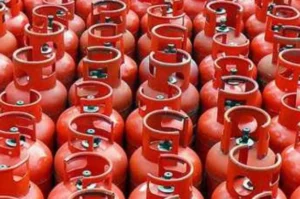 ವಾಣಿಜ್ಯ LPG ಸಿಲಿಂಡರ್‌ ಬೆಲೆಯಲ್ಲಿ ₹200 ಇಳಿಕೆ, ಹೊಸ ದರ ಜಾರಿ
