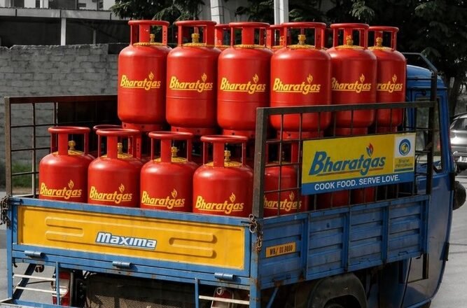 ಅ.1ರಿಂದ ಸಬ್ಸಿಡಿ LPG ಪ್ರಯೋಜನಕ್ಕೆ ಆಧಾರ್ ಬಯೋಮೆಟ್ರಿಕ್ ಕಡ್ಡಾಯ; ದೃಢೀಕರಣವನ್ನು ಹೀಗೆ ಮಾಡಿಕೊಳ್ಳಿ