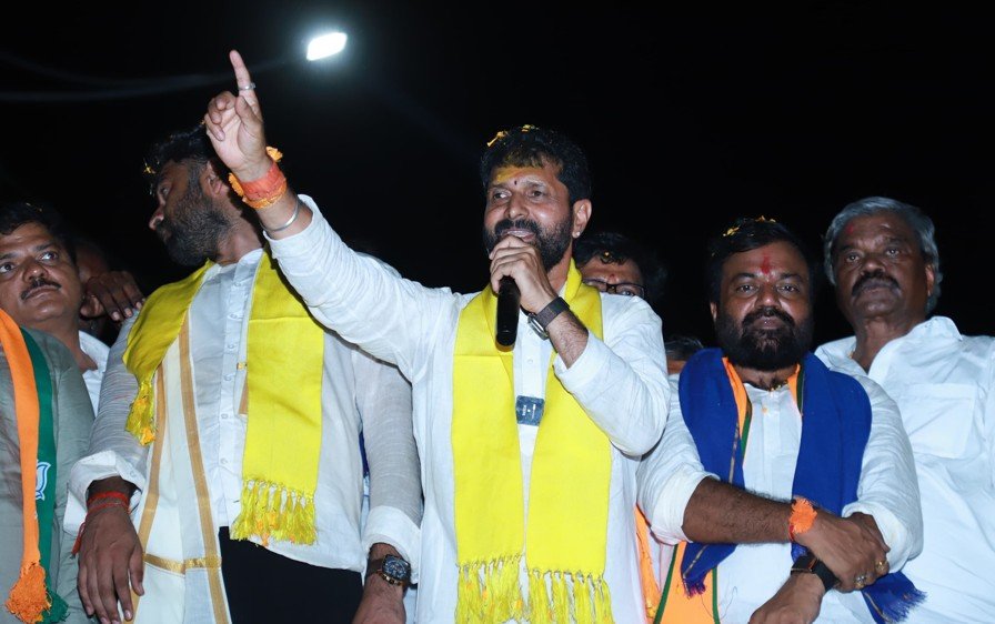 ‘ಭ್ರಷ್ಟಾಚಾರದ ಎಲ್ಲಾ ವಿಕೆಟ್‌ಗಳು ಬೀಳಬೇಕು’: ‘ಬಳ್ಳಾರಿ ಚಲೋ’ ಪಾದಯಾತ್ರೆಯಲ್ಲಿ ಸಿ.ಟಿ. ರವಿ ರಣಕಹಳೆ