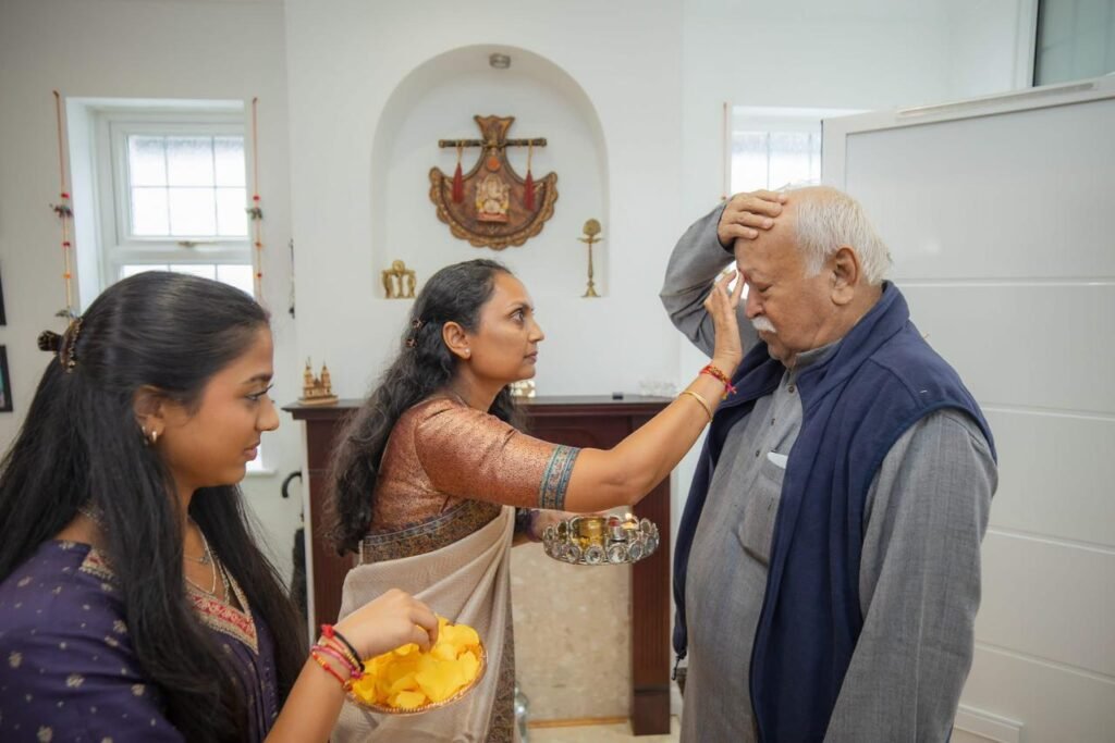 ಲಂಡನ್‌ನಲ್ಲಿ ಮೋಹನ್ ಭಾಗವತ್‌ಗೆ ಸಾಂಪ್ರದಾಯಿಕ ಸ್ವಾಗತ