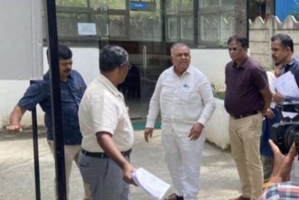 ಅನುಮತಿ ಇಲ್ಲದೆ ಪ್ರಯೋಗಾಲಯ ಕಾರ್ಯಾಚರಣೆ: ಸಚಿವ ರಾಮಲಿಂಗಾ ರೆಡ್ಡಿ ದಿಢೀರ್ ಪರಿಶೀಲನೆ