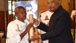 ಪದ್ಮಶ್ರೀ ಪುರಸ್ಕೃತ ಹರೇಕಳ ಹಾಜಬ್ಬರಿಗೂ SIR ನೋಟಿಸ್; ತಪ್ಪು ಅರಿತು ಕ್ಷಮೆಯಾಚಿಸಿದ ಚುನಾವಣಾ ಆಯೋಗ