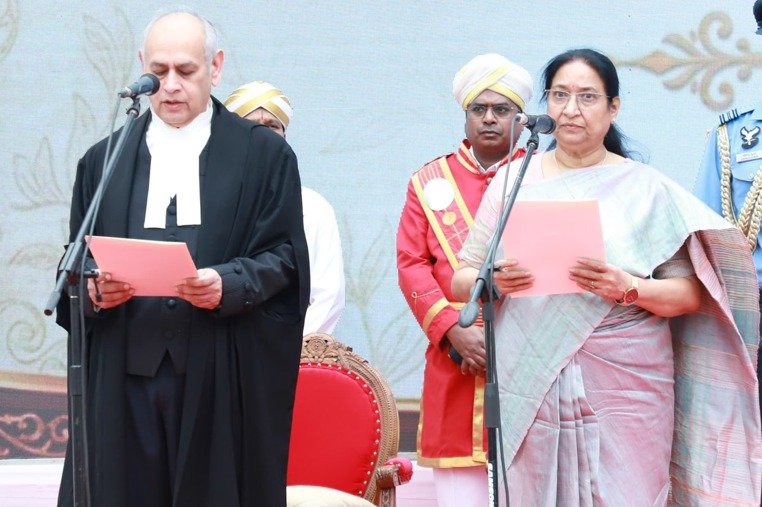 ಕರ್ನಾಟಕದ 20ನೇ ರಾಜ್ಯಪಾಲರಾಗಿ ಡಾ. ಸುಧಾ ಯಾದವ್ ಪ್ರಮಾಣವಚನ ಸ್ವೀಕಾರ