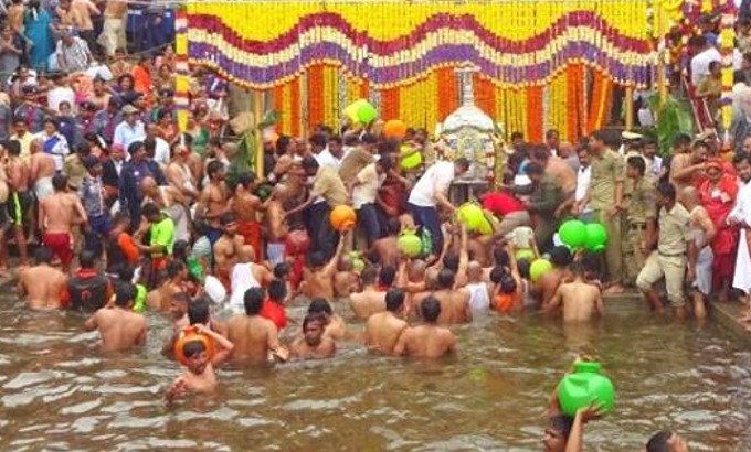 ತೀರ್ಥೋದ್ಭವ ಸಂಭ್ರಮ: ಕುಂಡಿಕೆಯಿಂದ ತೀರ್ಥರೂಪಿಣಿಯಾಗಿ ಉದ್ಭವಿಸಿದ ಕಾವೇರಿ ಮಾತೆ